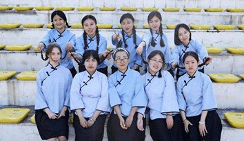 長春市教育局要求，當地學校不得強制學生購買校服訂做