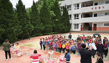愛心學子情系母校！定制校服85套圓學弟學妹校服夢