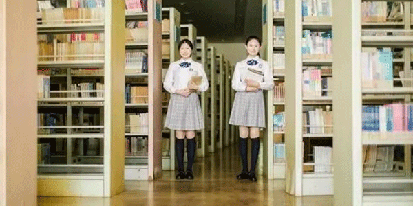 校服生產廠家，定制校服