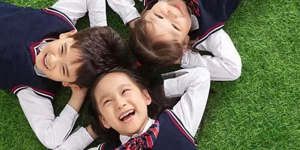 校服生產(chǎn)企業(yè)，校服定制